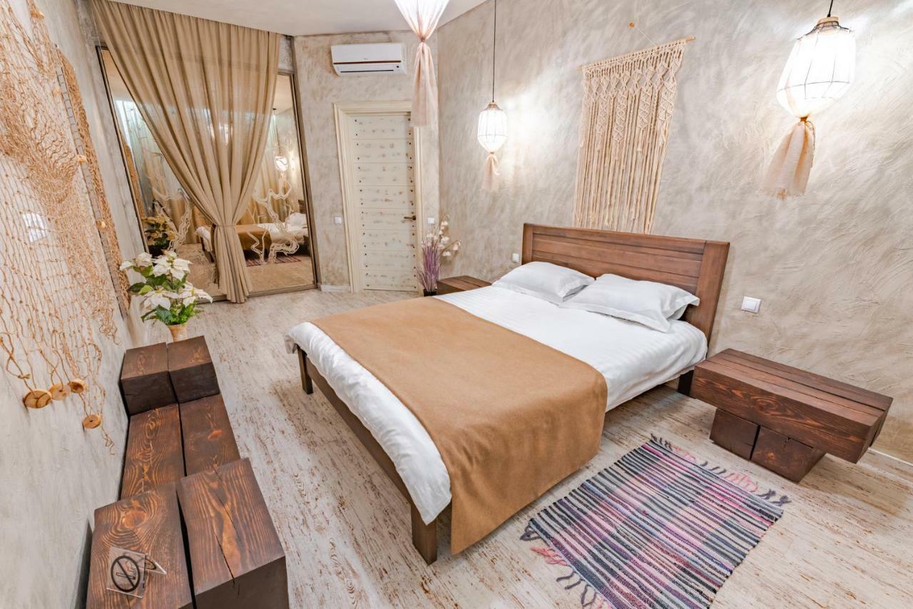 Eco Apartments In French Quarter Kyiv Exterior photo